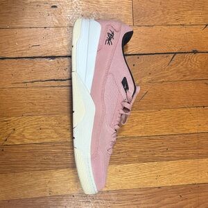 Jordan Flight Court
Rust Pink Sail Muslin Black